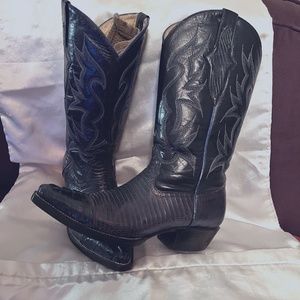 COWBOY BOOTS